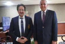 محافظ الغربية يهنئ نائب رئيس جامعة طنطا لحصوله على لقب الطبيب المثالي 6 IMG 20250501 WA0006